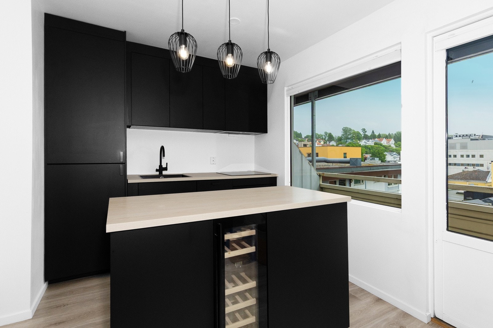 Meget pent og moderne kjøkken Galleribilde