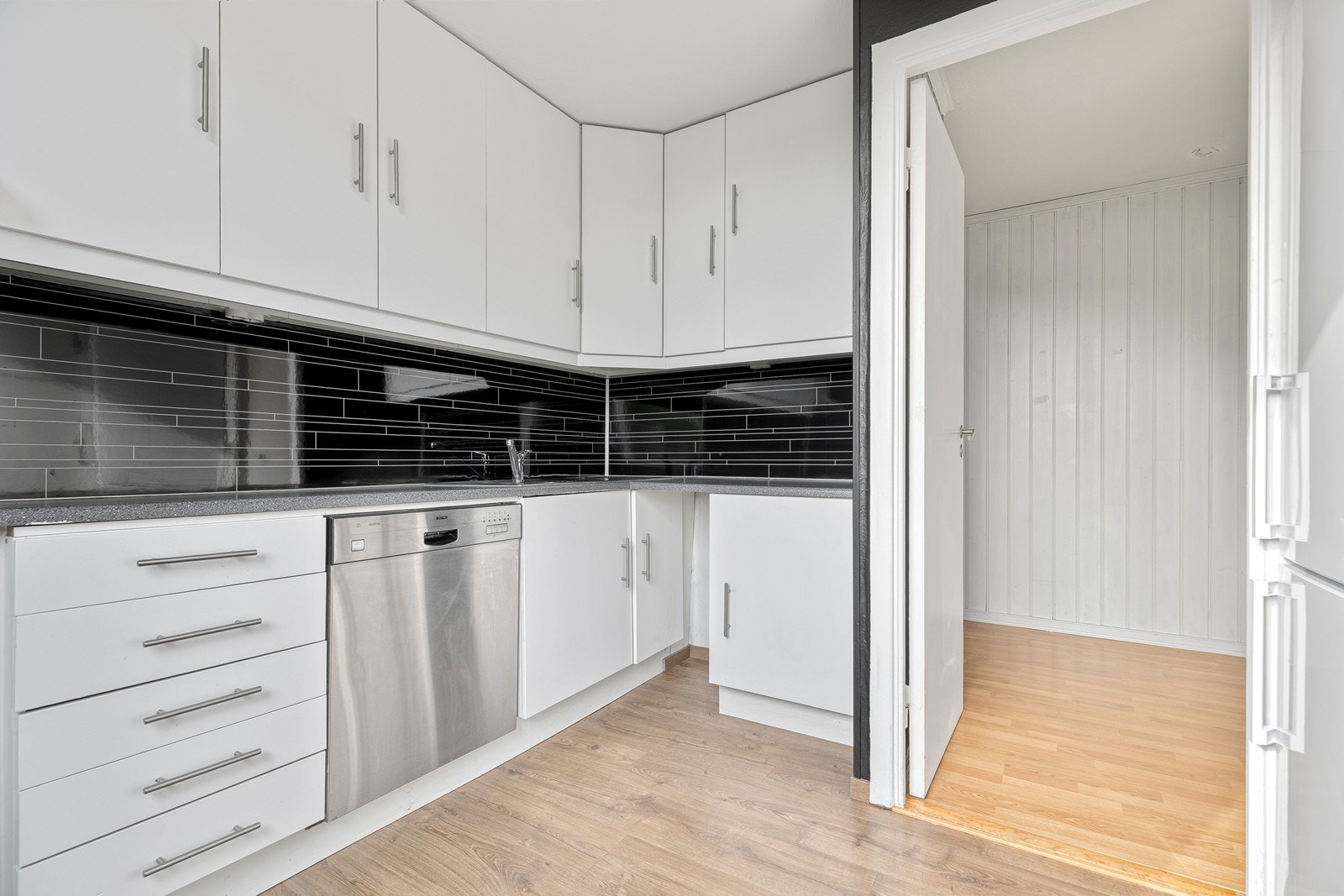 Plass til oppvaskmaskin om det ikke ønskes å bruke vaskeriet Galleribilde