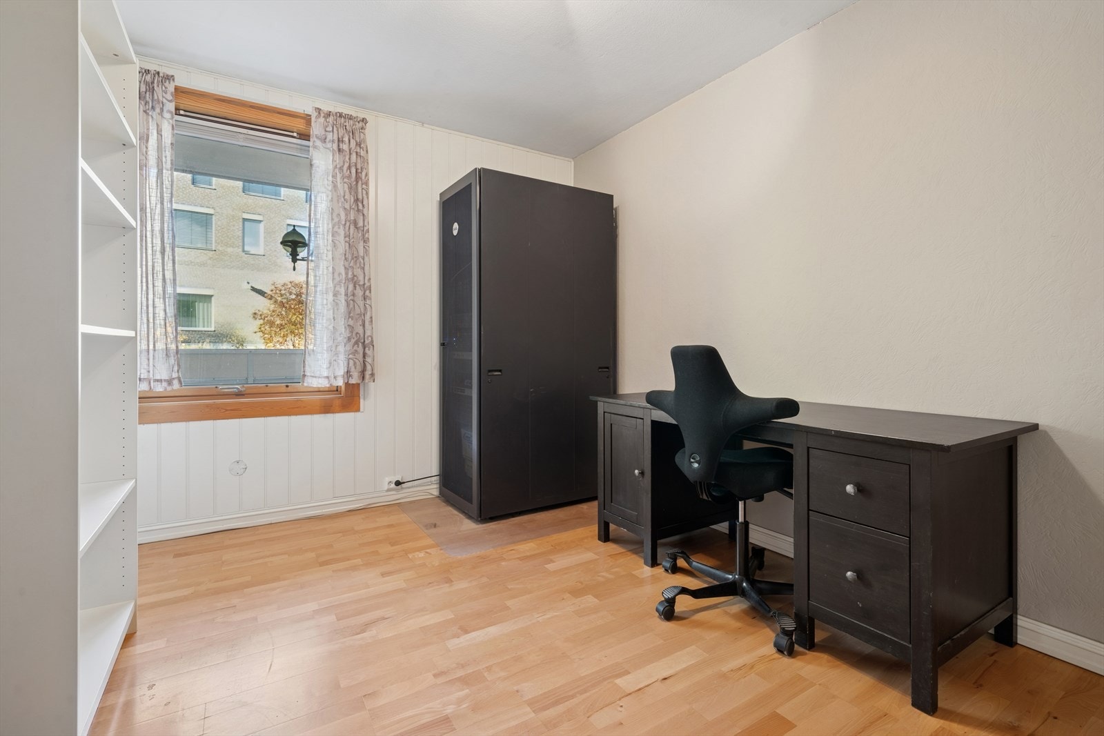 Soverom III er også av god størrelse, og er brukt som et kontor i dag. Galleribilde