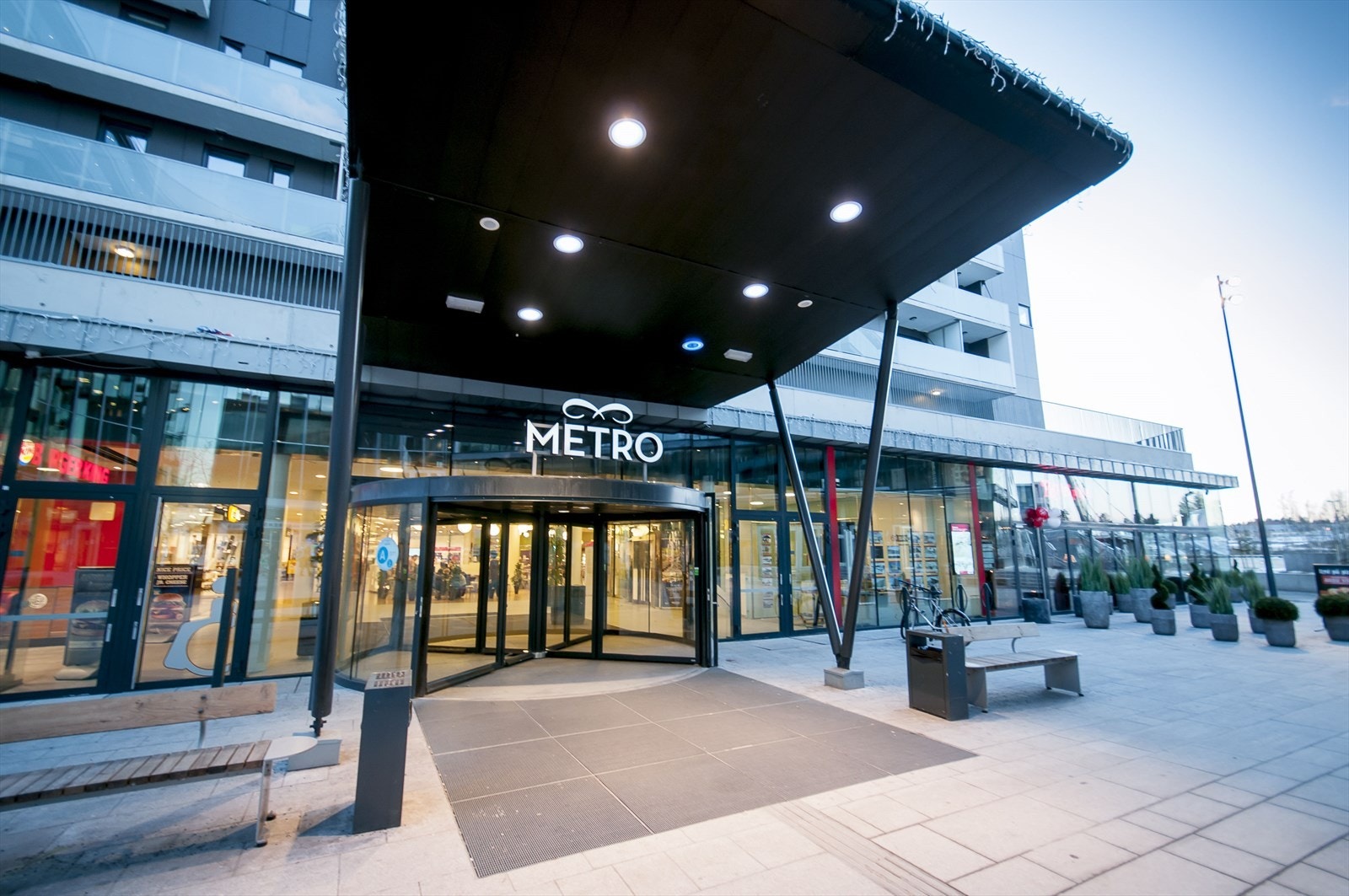 Metro senter ligger like i nærheten, med gode shoppingmuligheter. Galleribilde