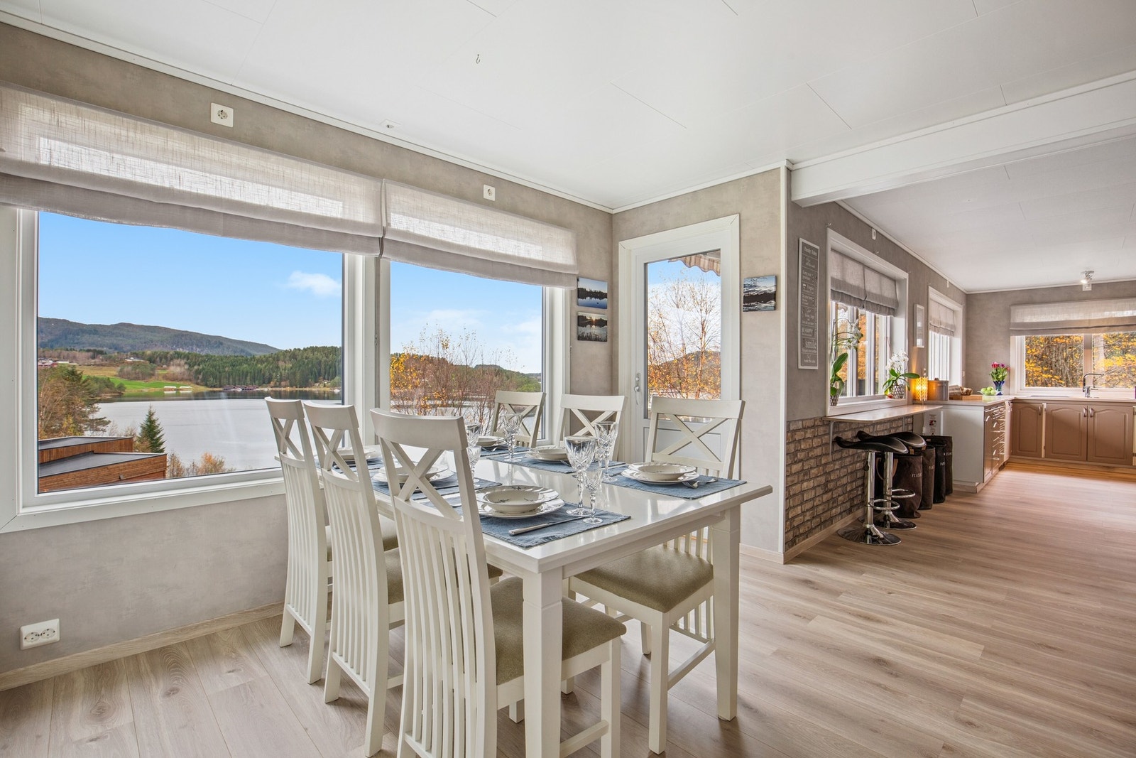 God plass til spisestue Galleribilde