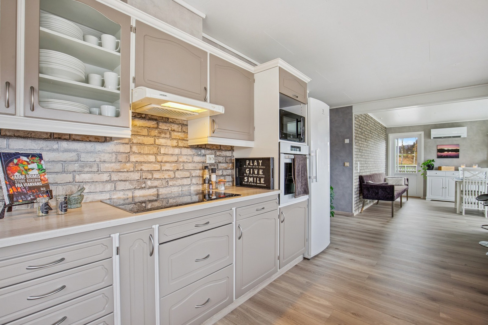 Pen lyst kjøkken Galleribilde