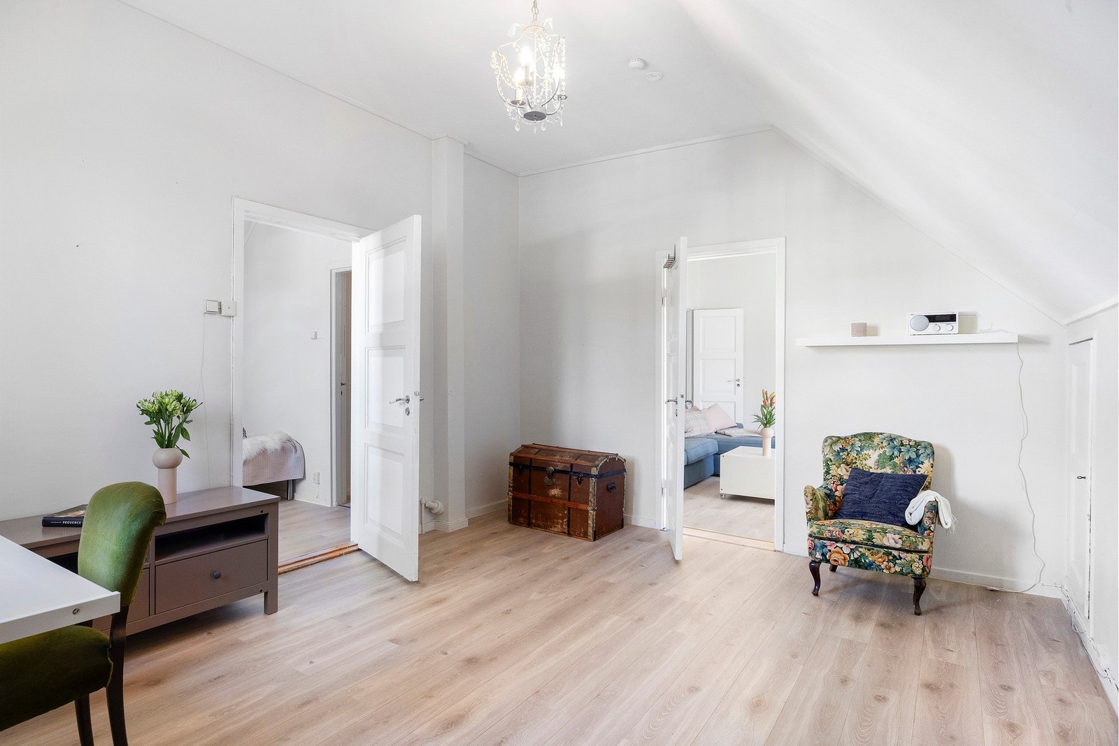 Soverom 1/kontor. Stort rom med flere muligheter. Galleribilde