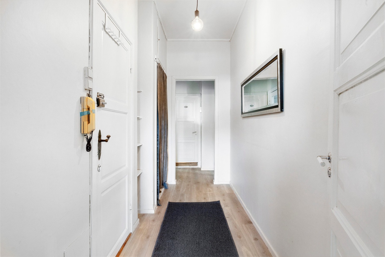 Entrè med gang til soverom Galleribilde