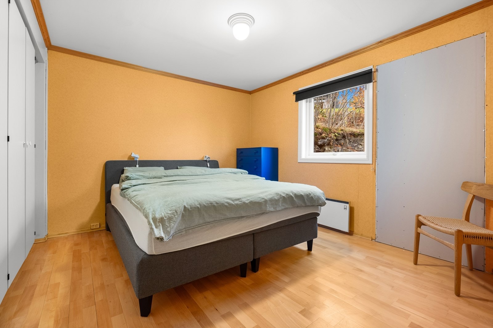 Hovedsoverommet har stort potensial, her kan man sette sitt eget preg på rommet. Galleribilde