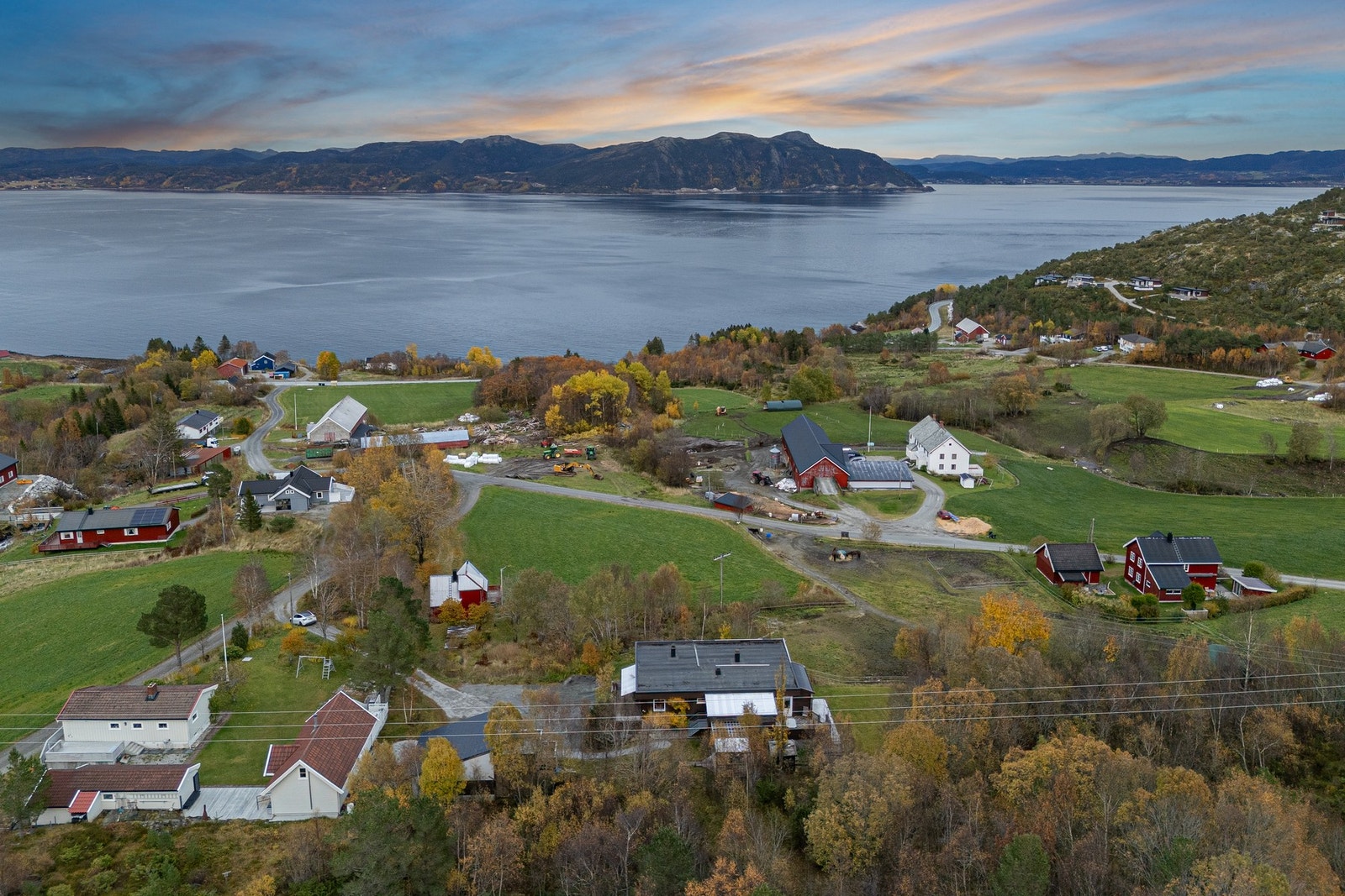 Lensvik Hurtigbåtkai gjør det mulig å komme seg effektivt til Trondheim. Galleribilde