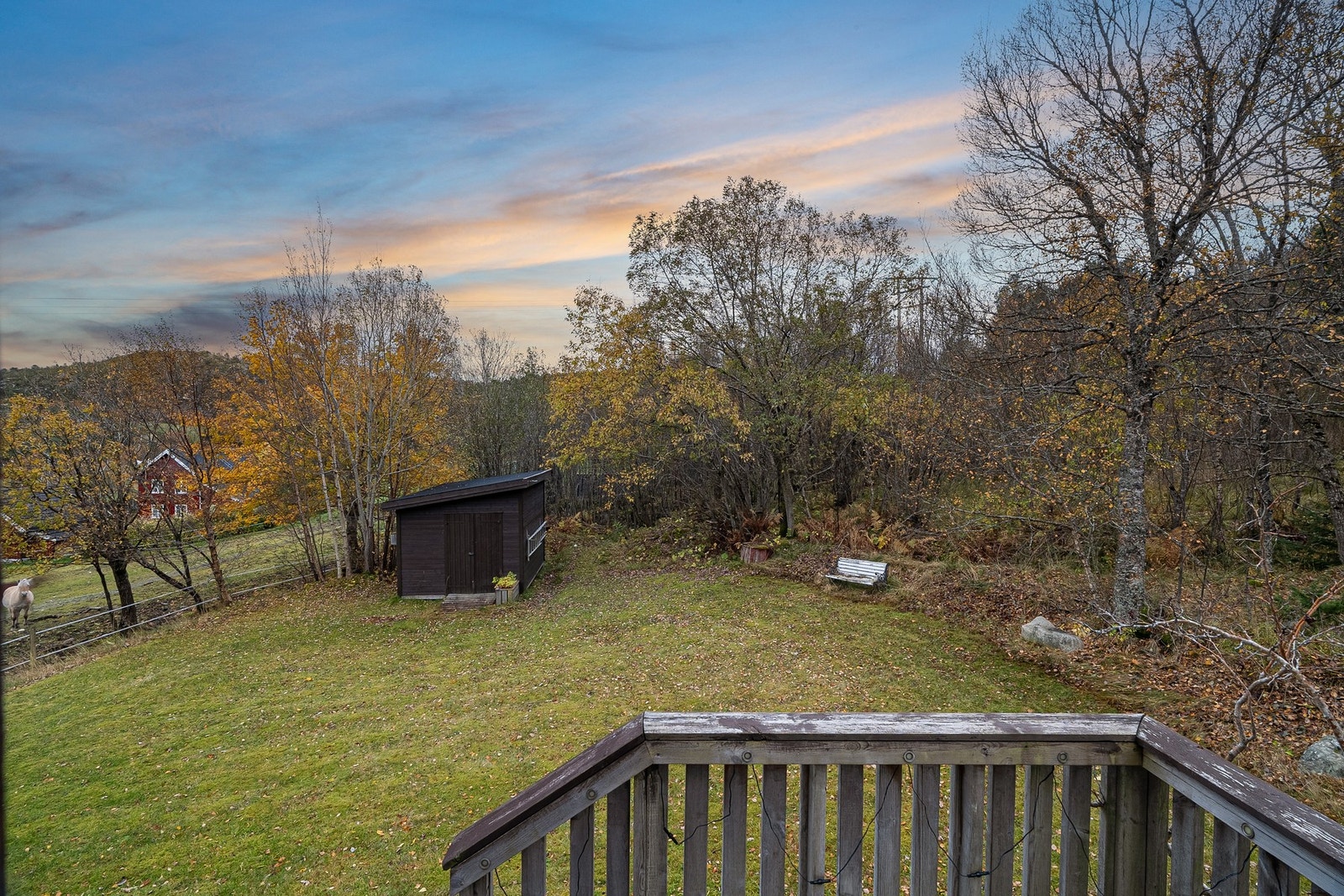 Her har man også stor hage hvor barna kan leke i rolige og skjermede omgivelser. Galleribilde