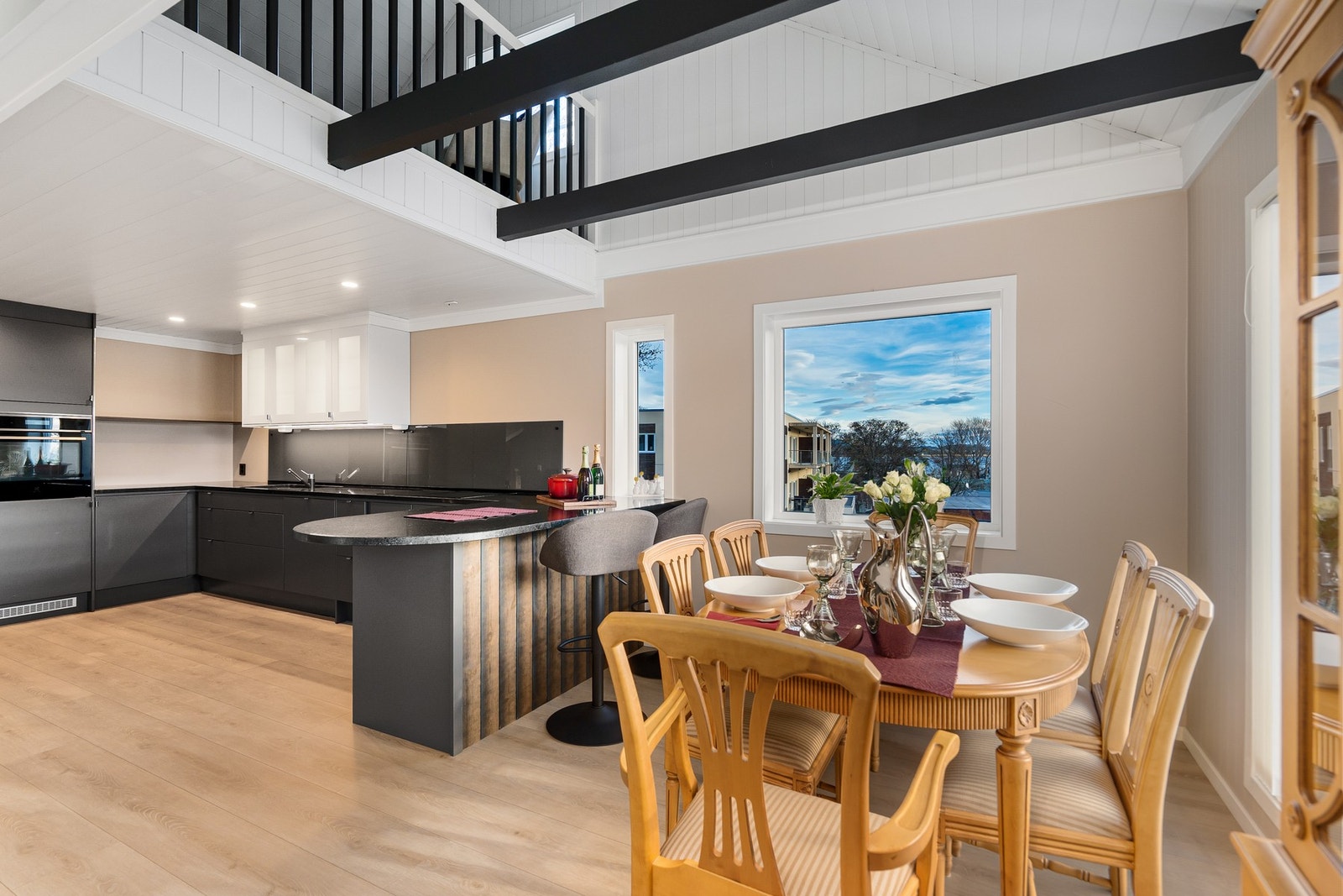 Spisestue. Galleribilde