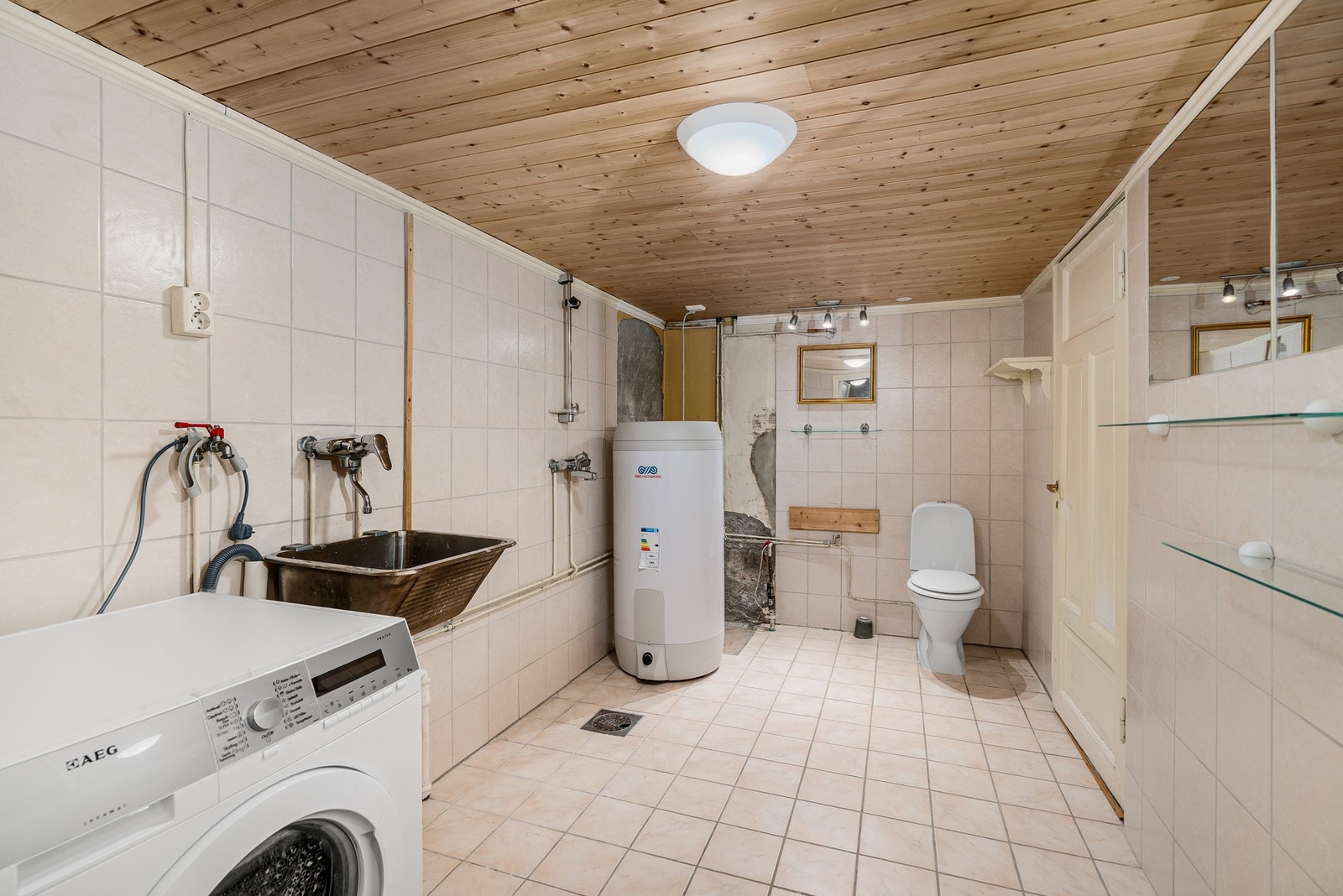 Vaskerom Galleribilde