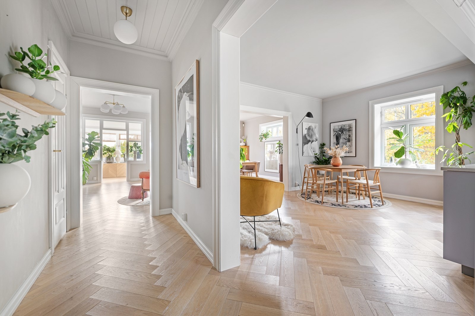 Det er lagt vannbåren gulvvarme i de fleste rom i 1. etasje. Galleribilde