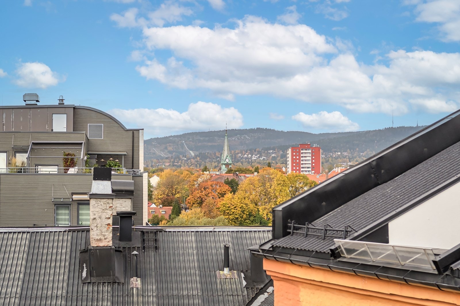 Nydelig utsikt mot Holmenkollen Galleribilde