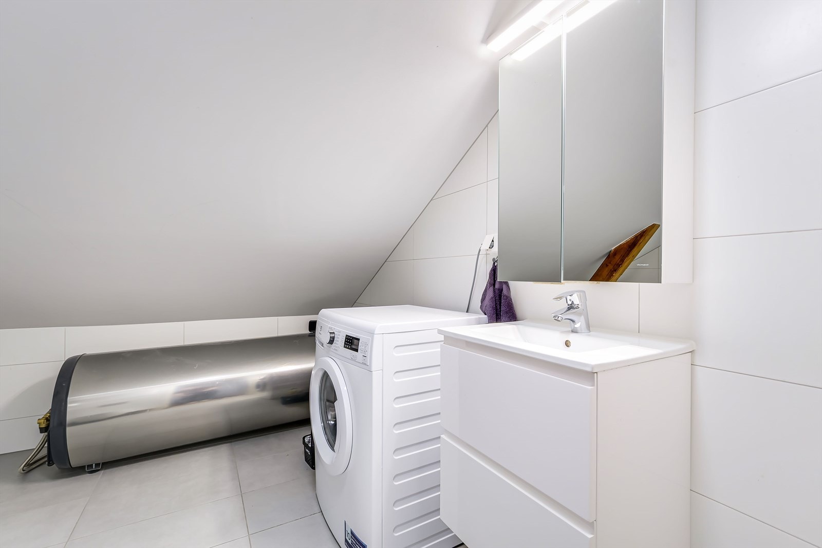 282 liters varmtvannstank fra Høiax installert i 2022 Galleribilde