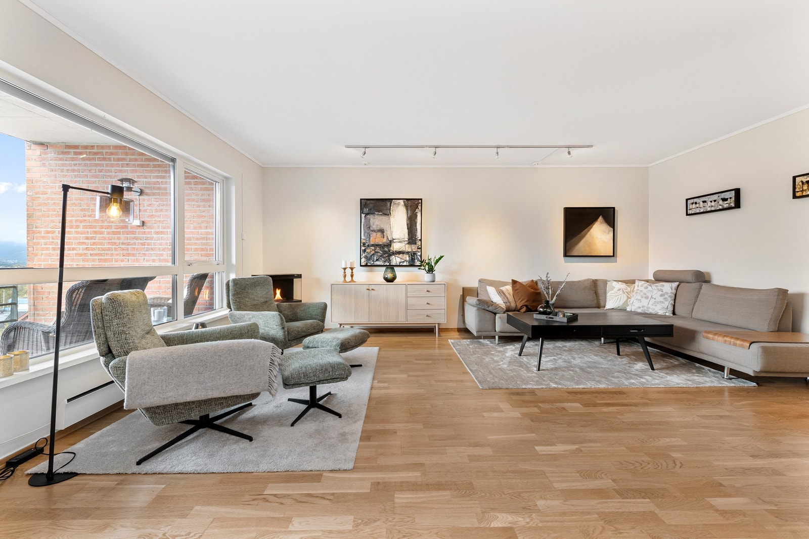 Krogsveen Sunnmøre v/ Eiendomsmegler Nina Ormseth Pettersen har gleden av å presentere Skarpetegvegen 1. Galleribilde