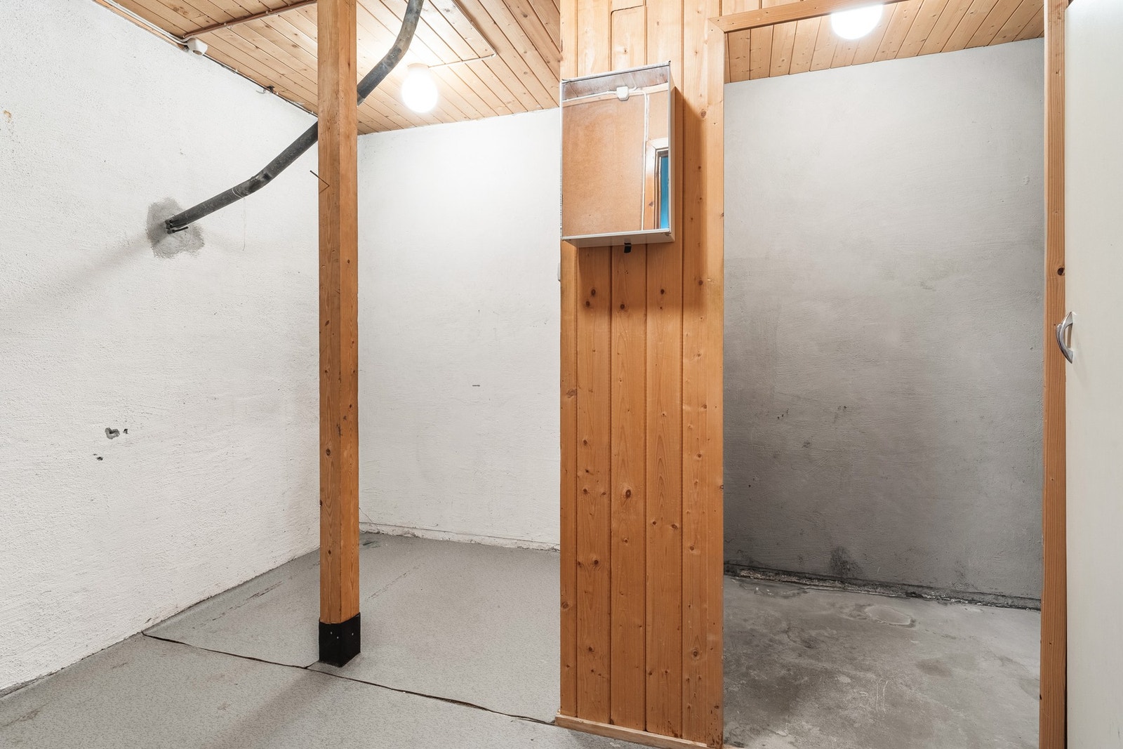 Boliger har godt med oppbevaringsplass med to innvendige boder på totalt 10 kvm. Galleribilde