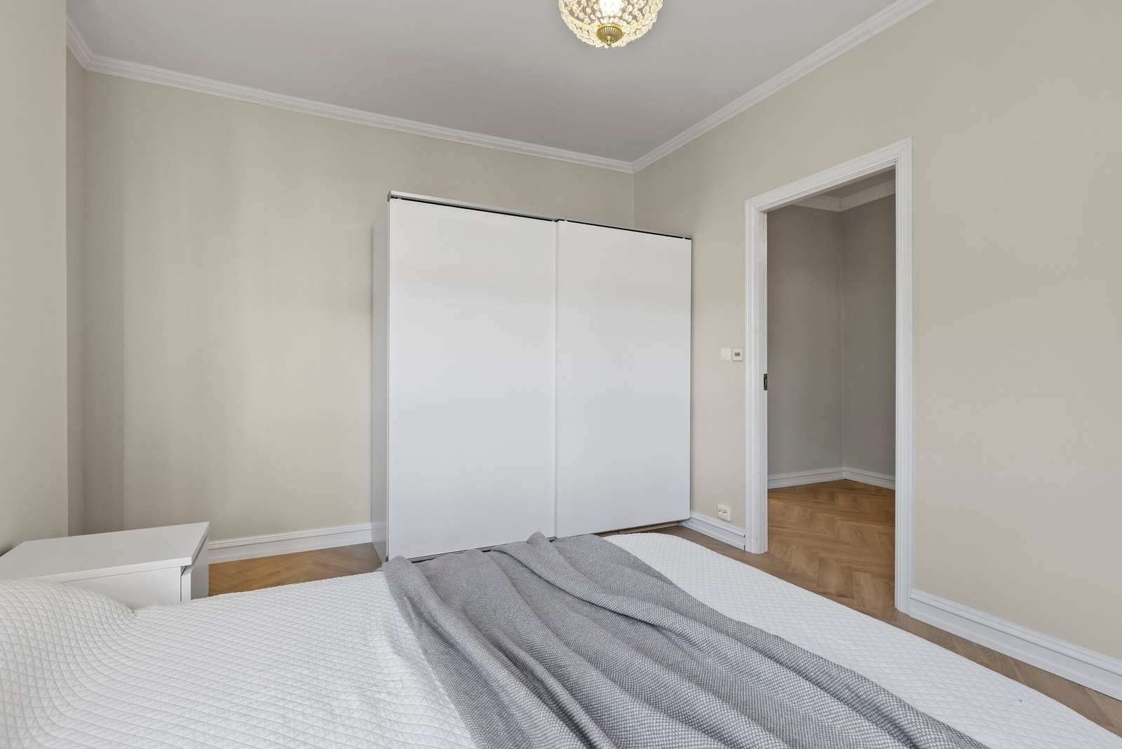 Garderobeskapene følger boligen ved salg. Galleribilde