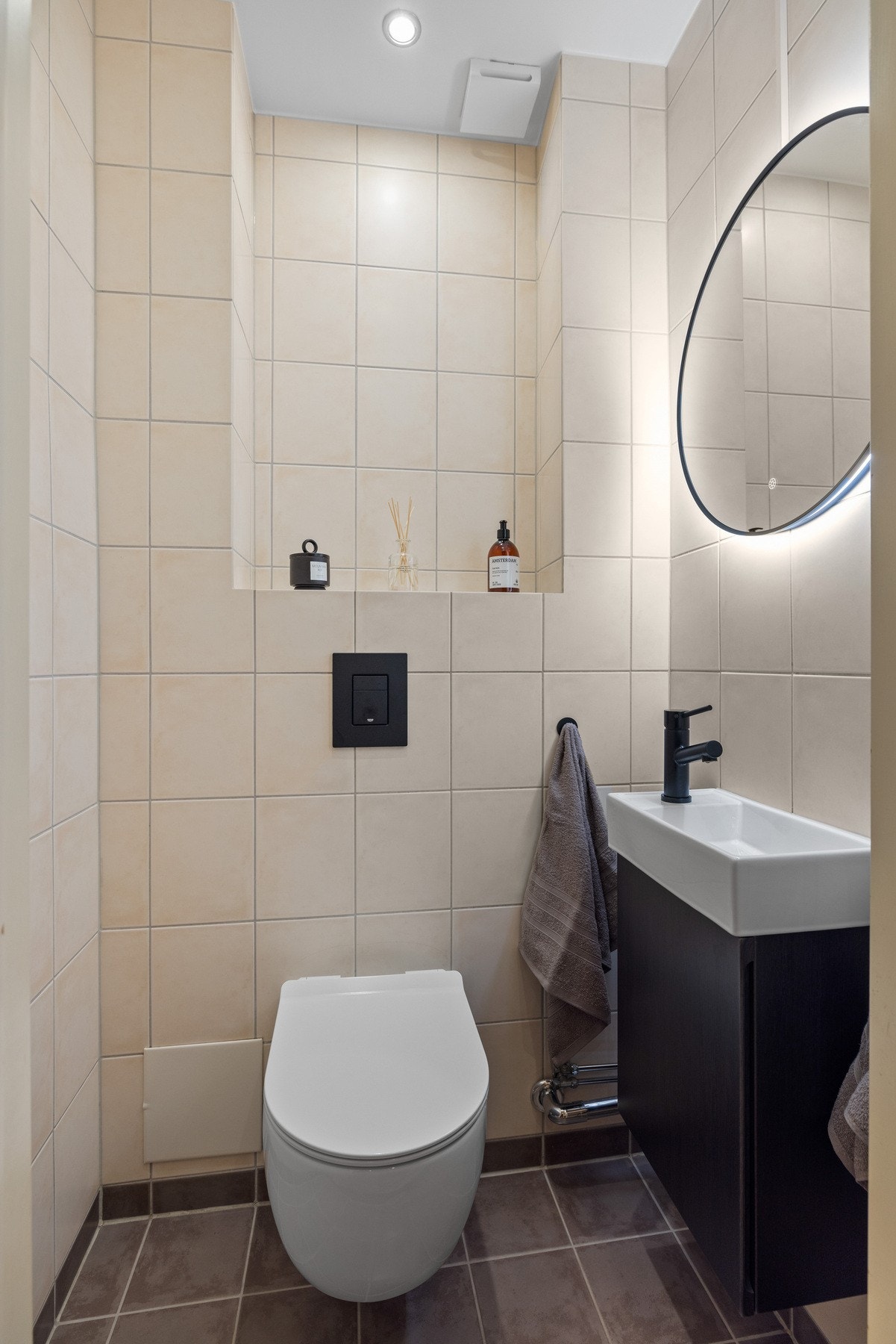 Boligen har et separat toalettrom i tilknytning til entréen. Galleribilde