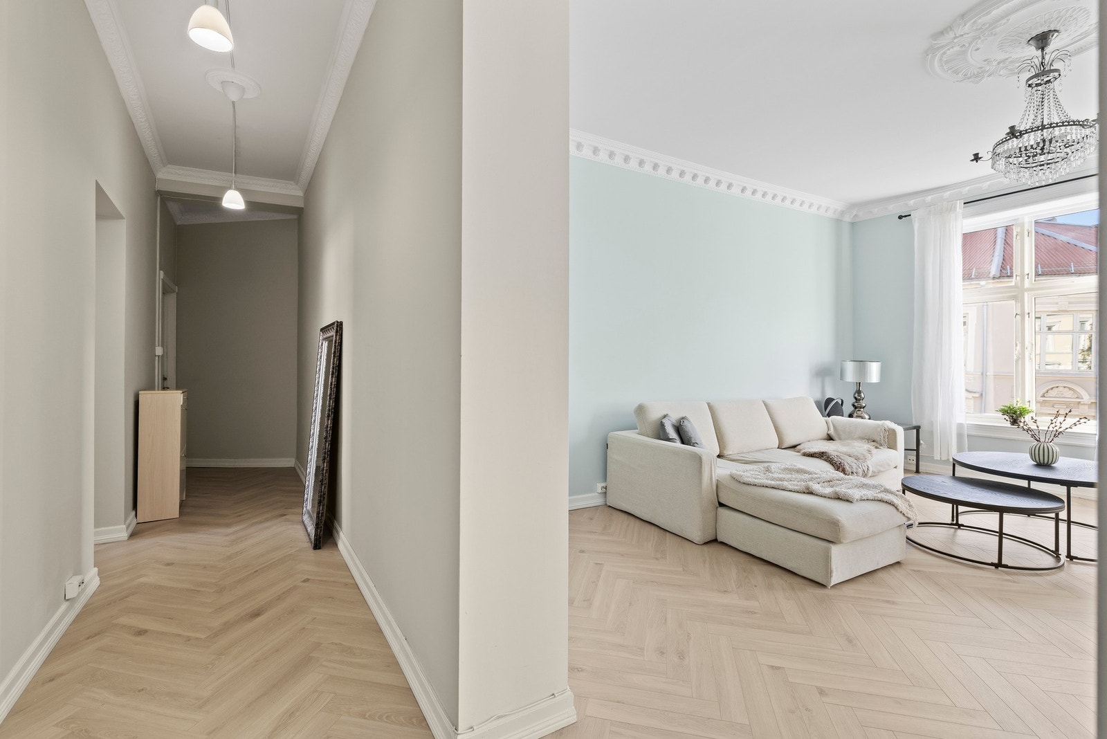 Takhøyden i stuen er på generøse 2,94 meter. Galleribilde