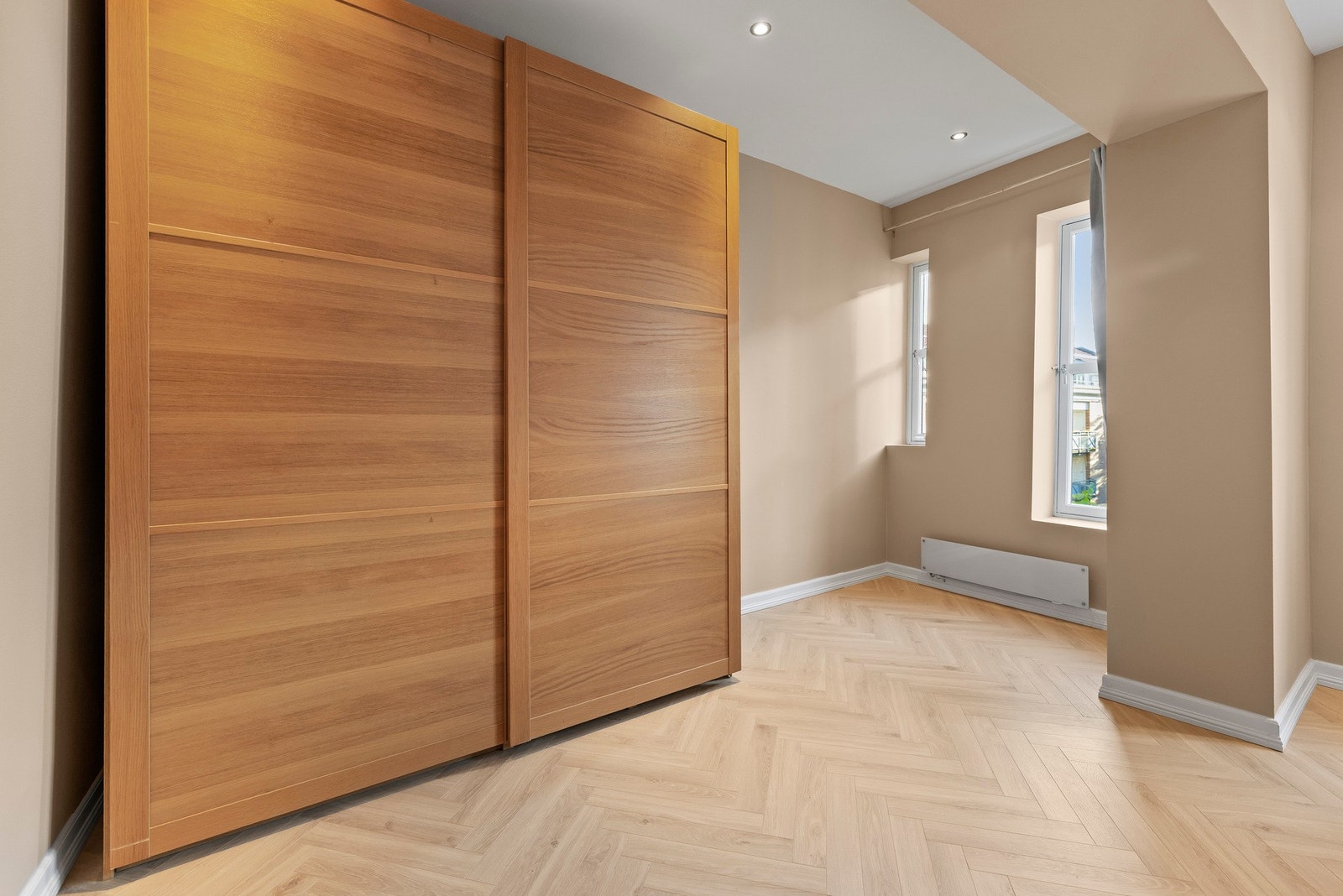 Hovedsoverommet har god plass til garderobeskap, sminkebord eller kontorplass mm. Galleribilde