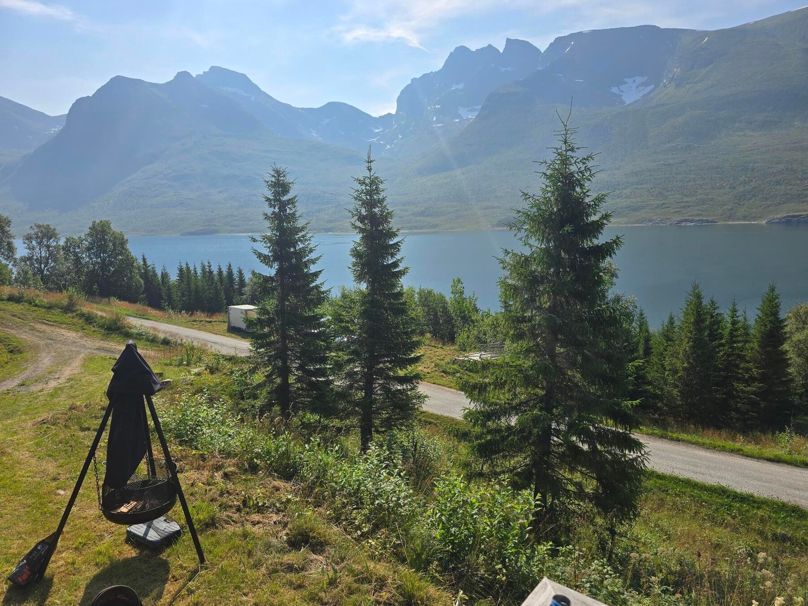 Privat sommerbilde av utsikten. Galleribilde