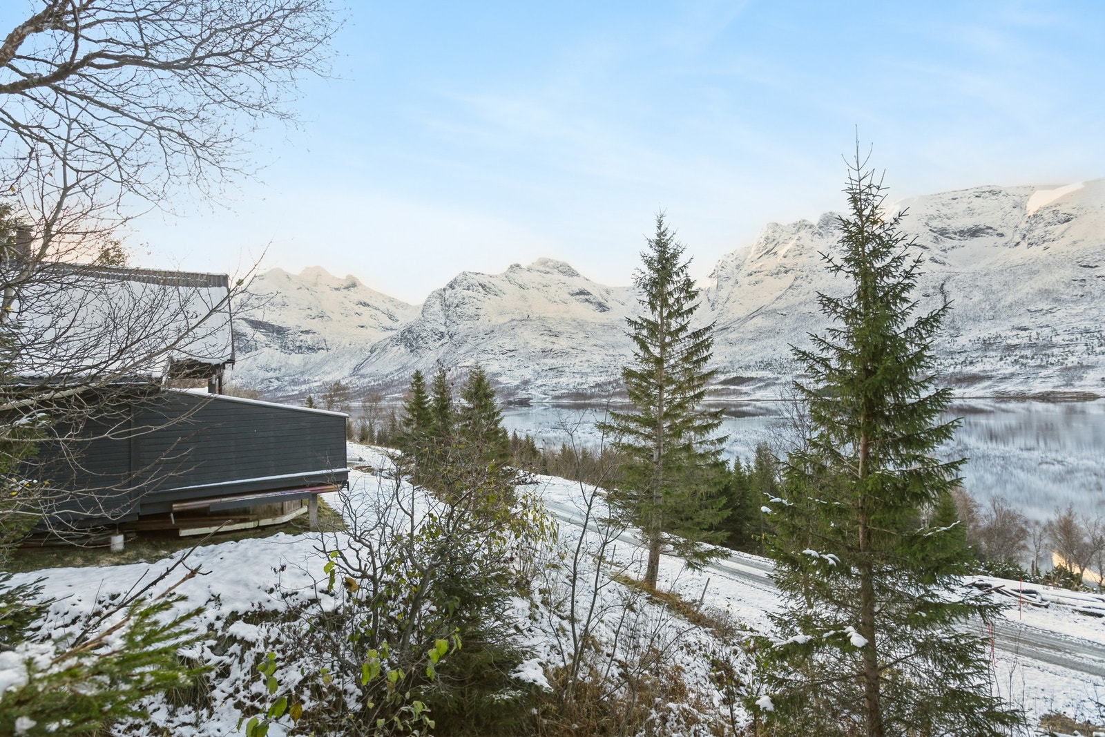 Her ligger fjellene på rekke og rad. Galleribilde