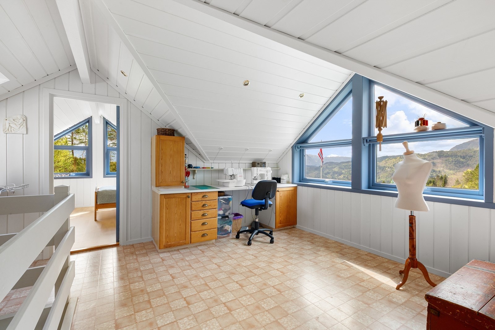 Arbeidsrom i loftsetasjen Galleribilde