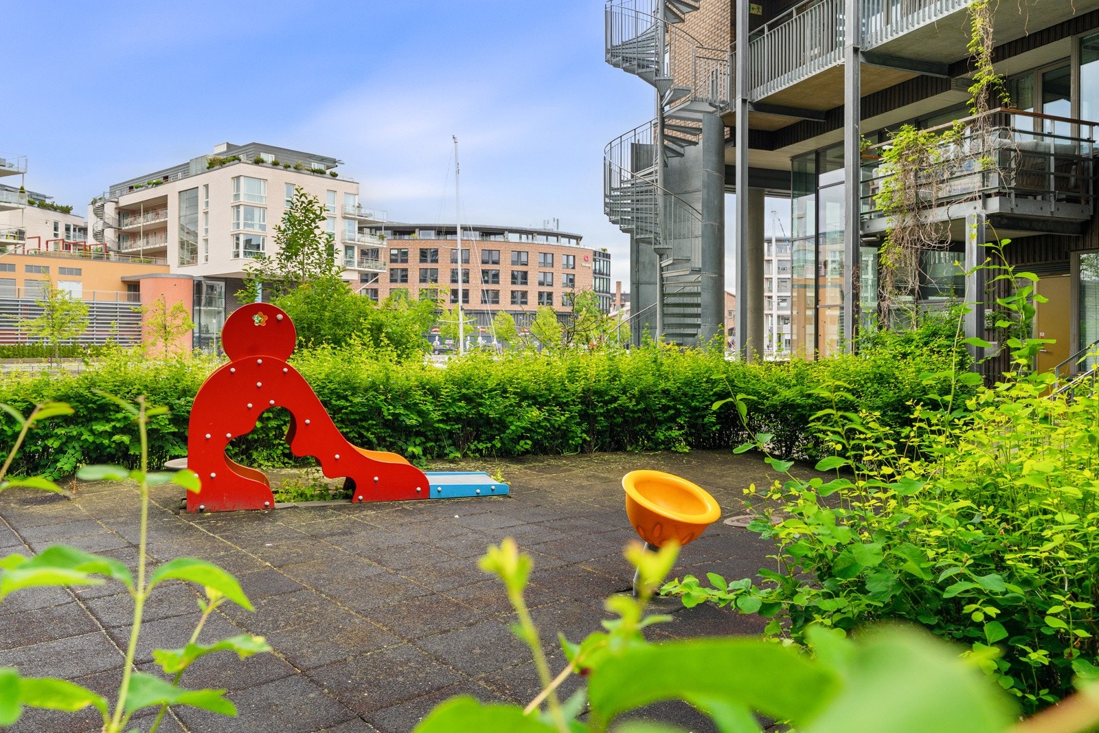 I underetasjen på nabobygget er det en koselig barnehage. Galleribilde