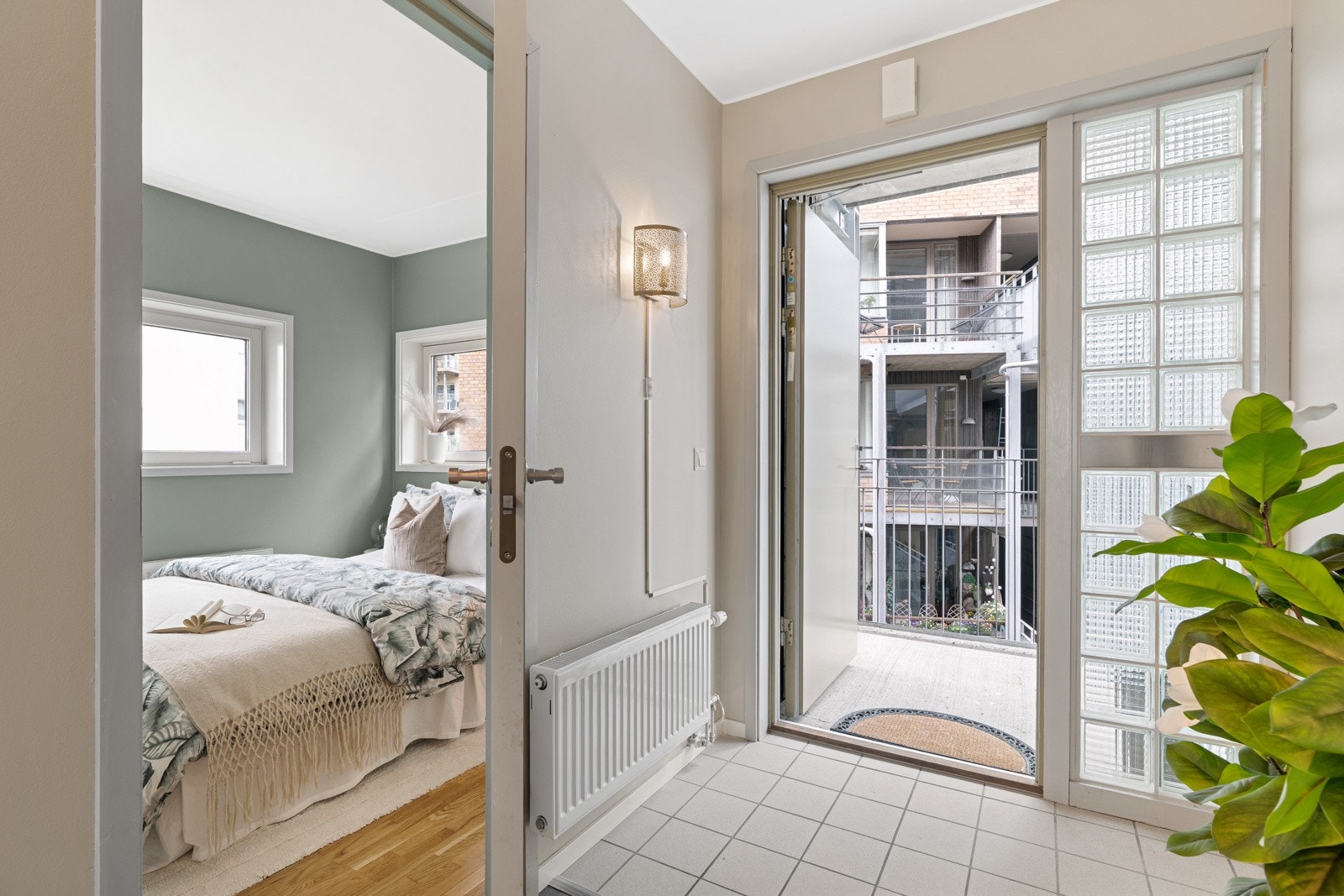 Leiligheten har oppvarming via fjernvarme og kostnaden er inkludert i fellekostnadene. Galleribilde