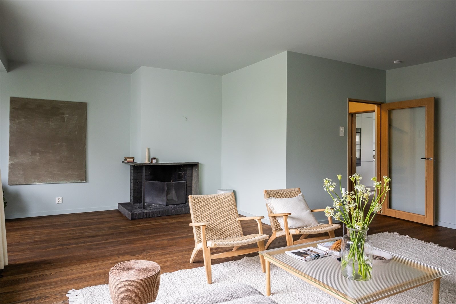 Murt peis som hyggelig midtpunkt i stuen. Galleribilde