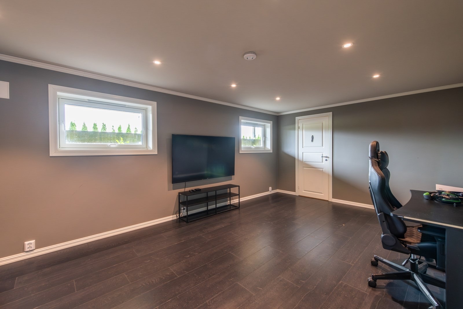 Store vinduer for rett belysning. Galleribilde