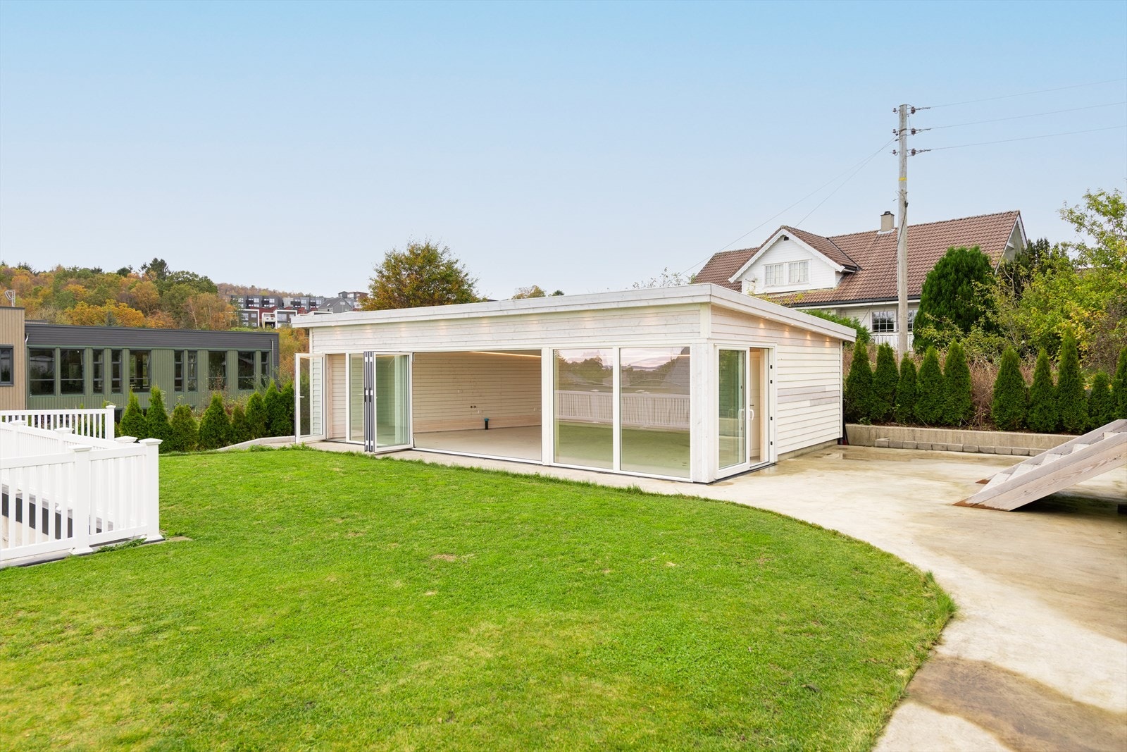 Isolert vinterhage. Galleribilde