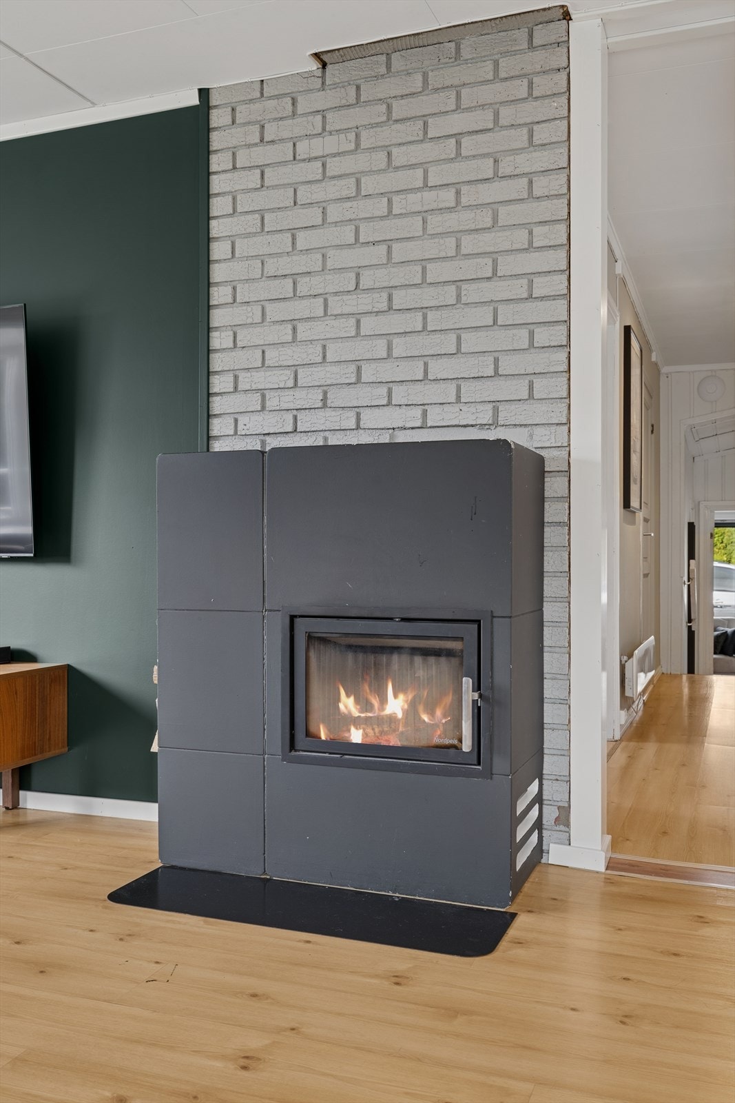 Fyr opp i peisen når det er kaldt ute. Galleribilde