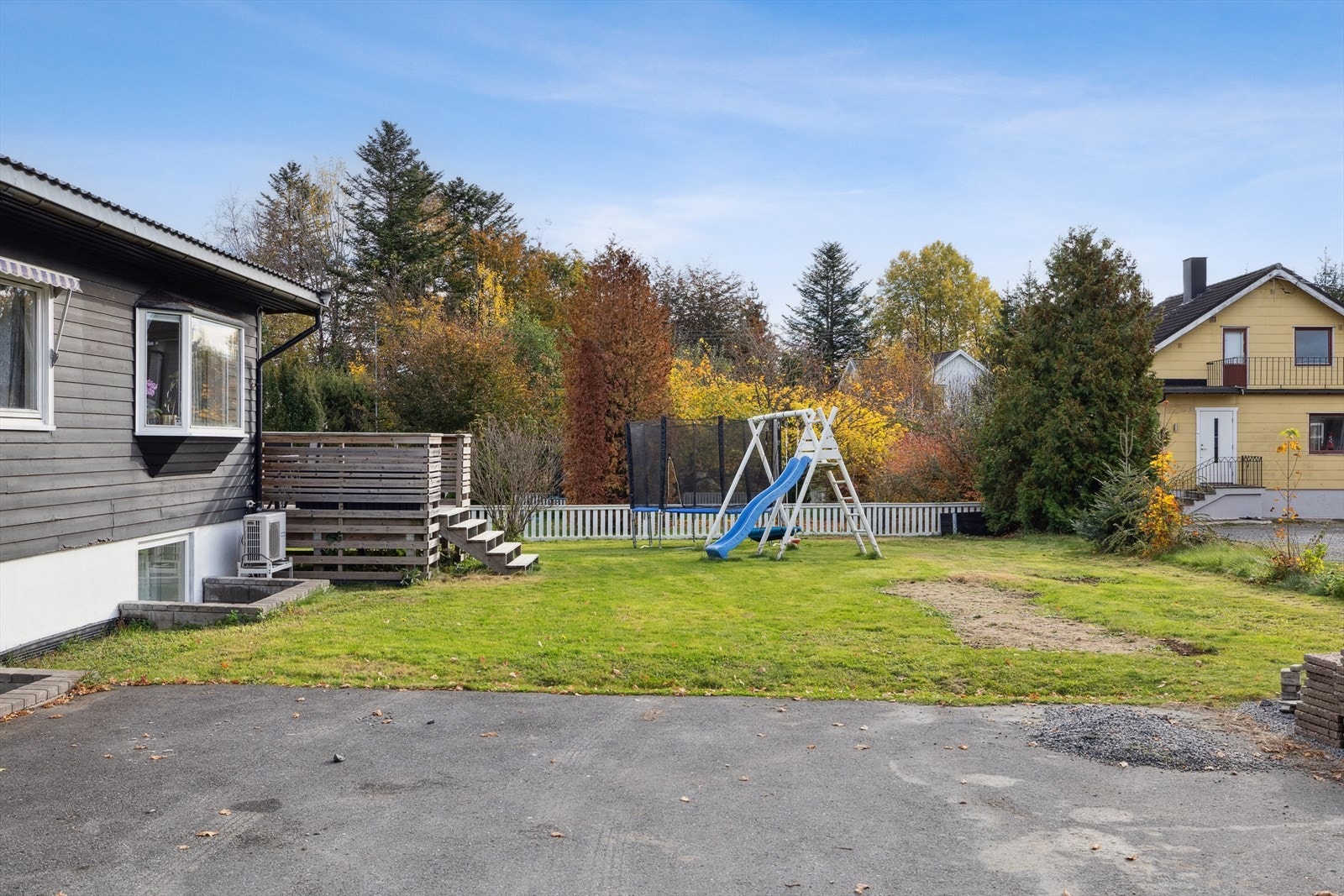 Pen flat tomt. Galleribilde