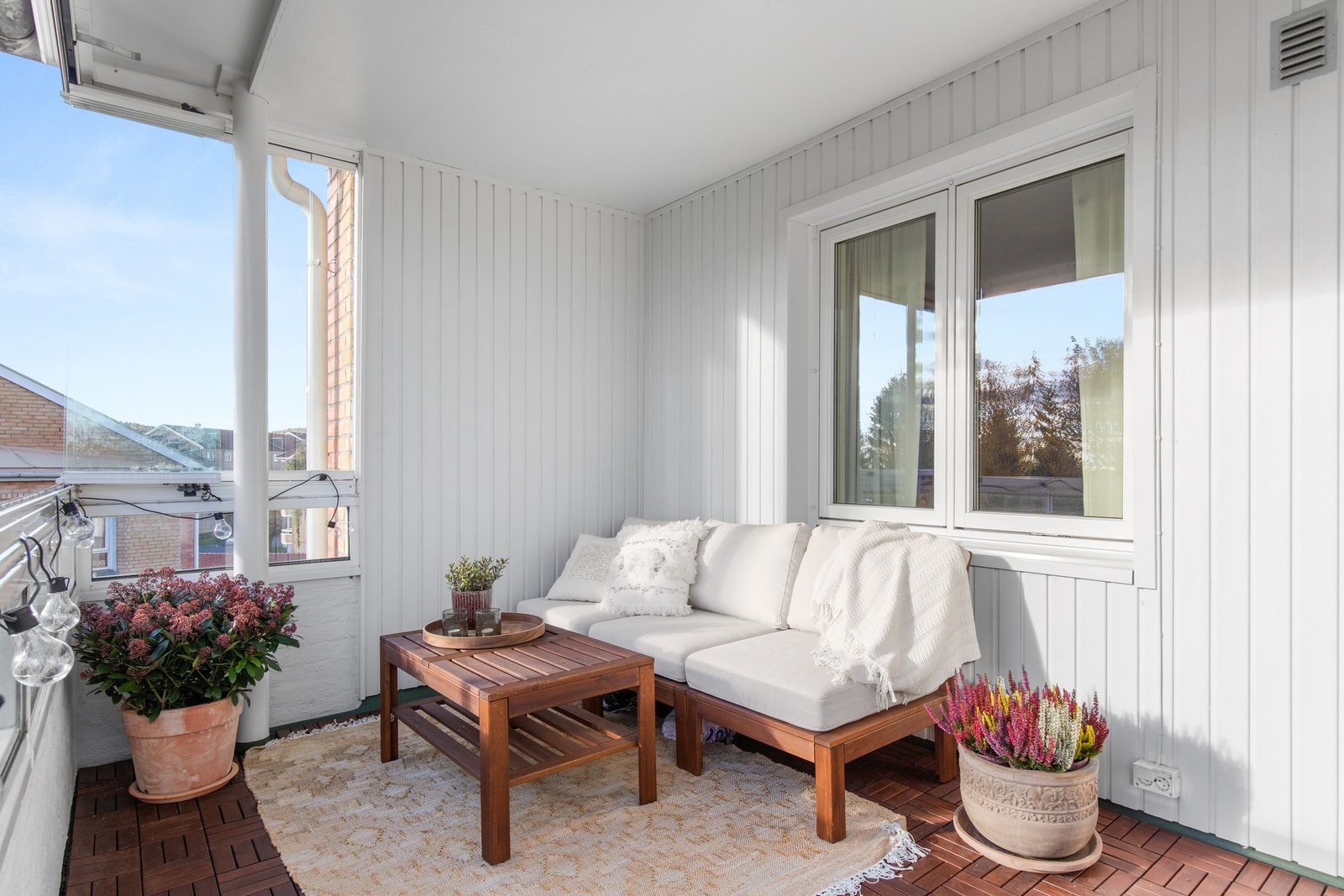 Her ute er det utelys og utestikk Galleribilde