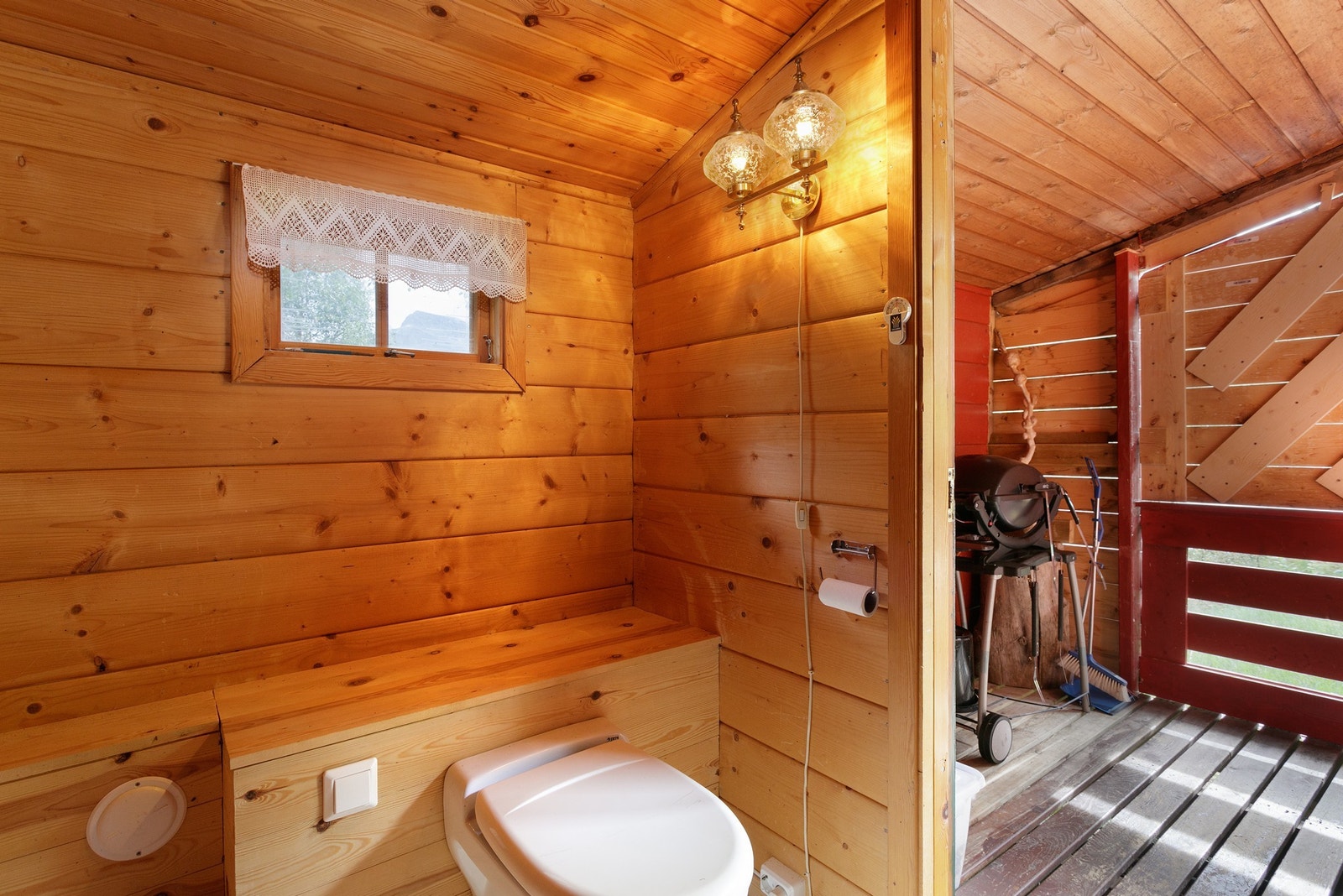 Bod med Jets toalett Galleribilde