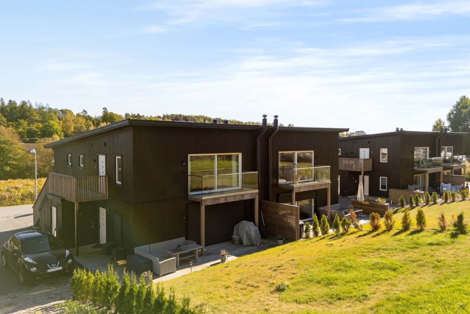 Det er gangavstand til barnehage, dagligvare, buss og flotte turområder. Galleribilde