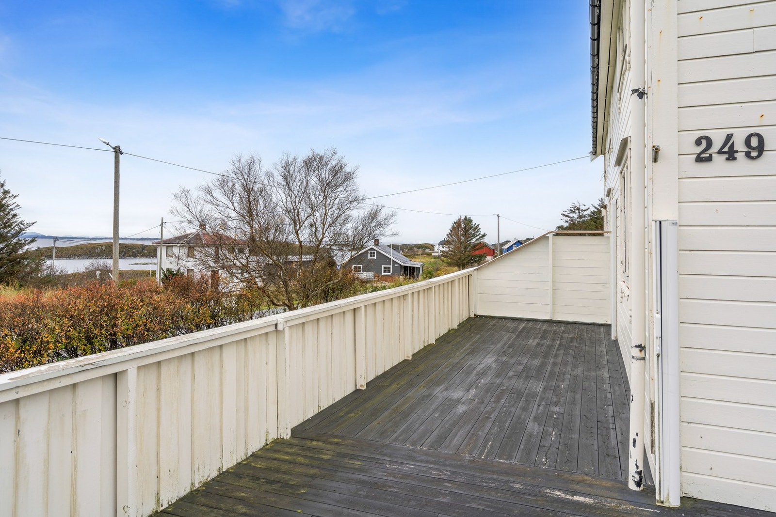 Terrassene forlenger innemiljøet og skaper en naturlig overgang mellom ute og inne. Galleribilde