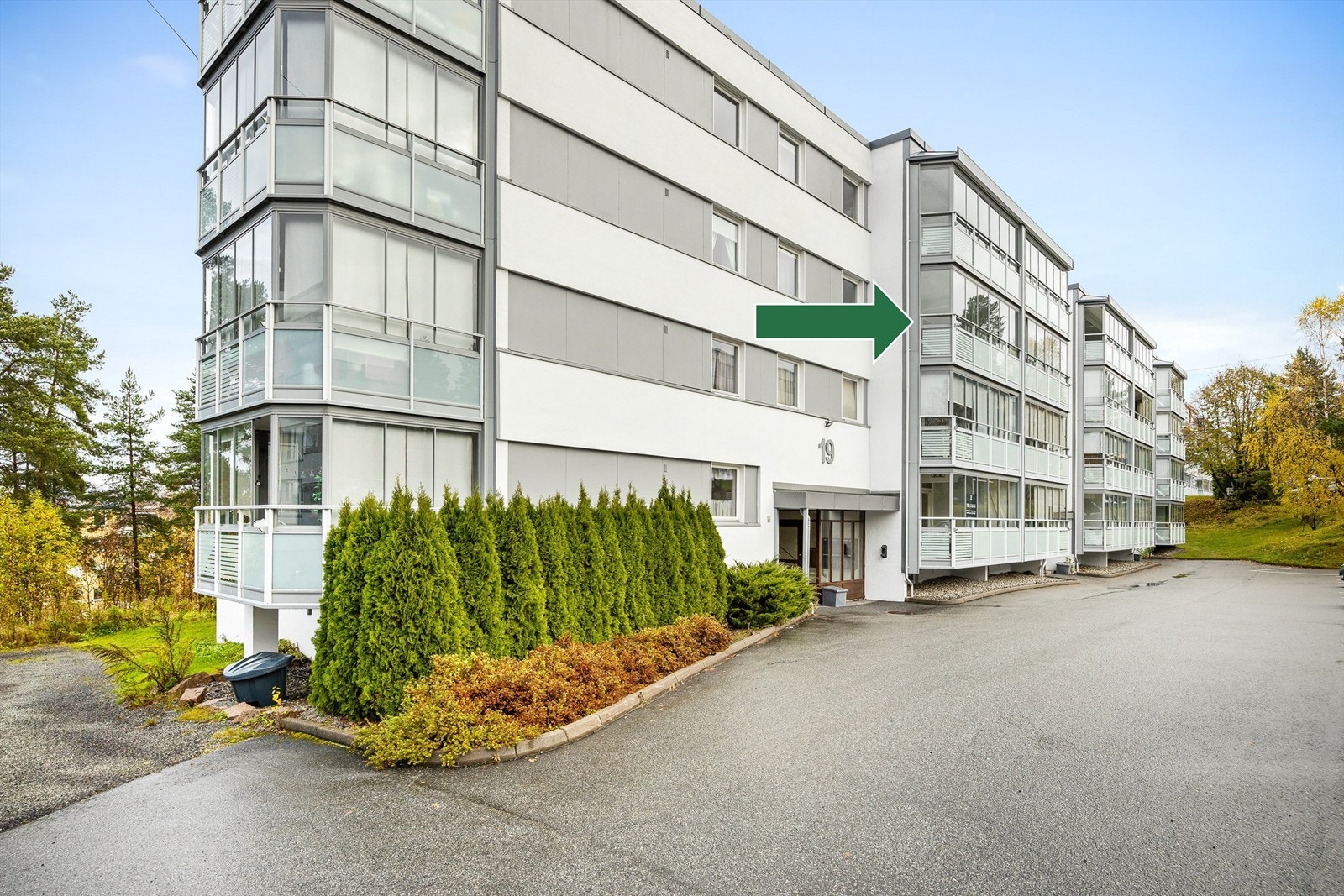 Felles overbygget inngangsparti med videre trappeadkomst til leilighetens etasjeplan (3. etasje) Galleribilde