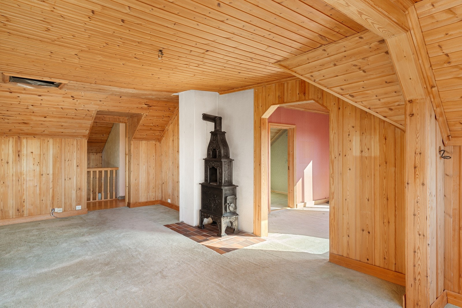 Stuen er meget romslig med gode møbleringsmuligheter. Galleribilde