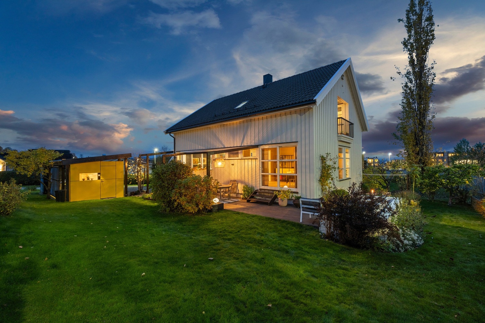 EiendomsMegler 1 v/Kristian Sundland har gleden av å presentere en meget flott familiebolig i Nedre Grilstadkleiva 4. Foto: Interiørfoto AS, (Michael Eid) Galleribilde