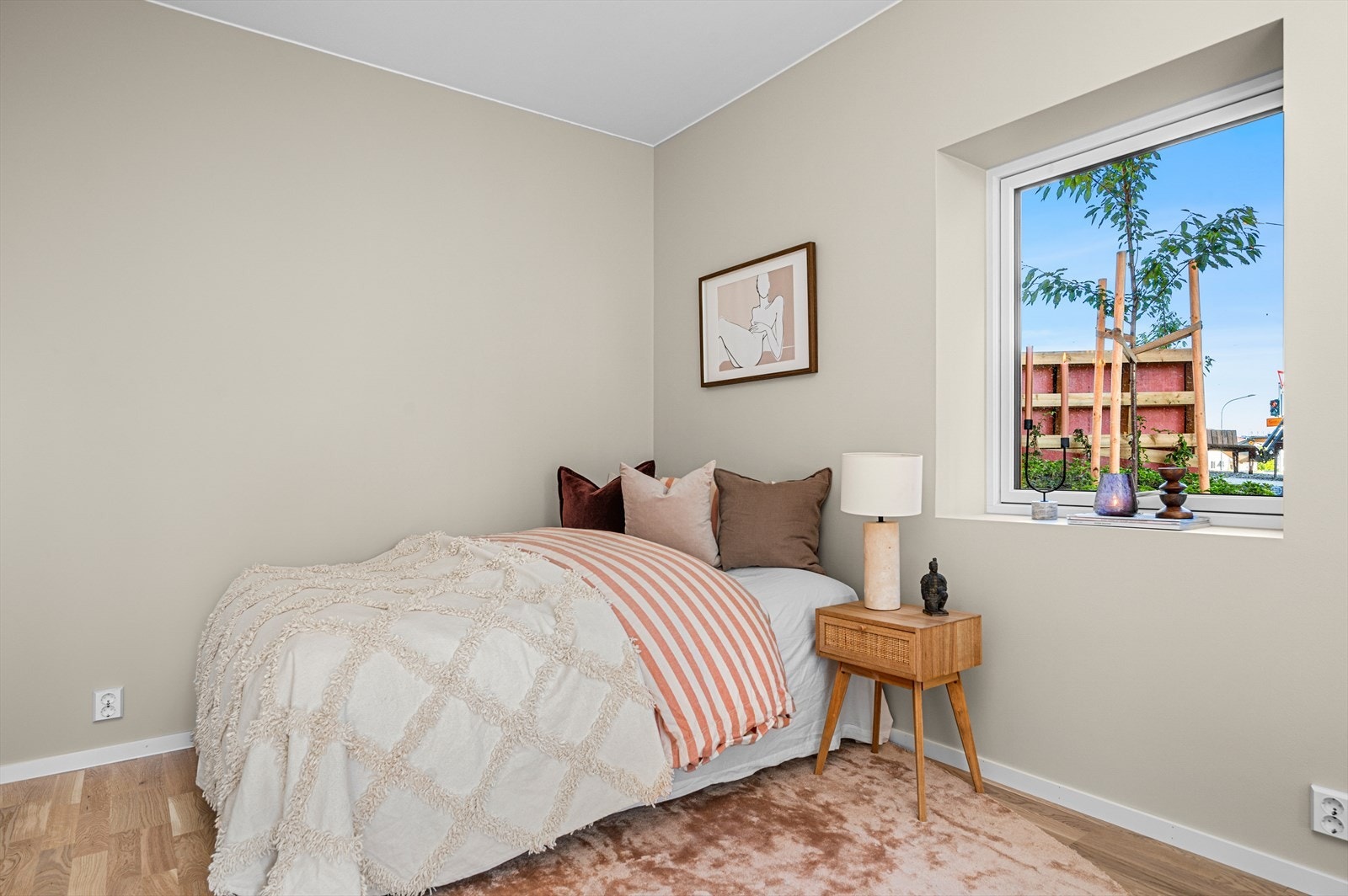 Det er flere gode løsninger for etablering av enten soveplass med mulighet for seng eller sovesofa. Galleribilde