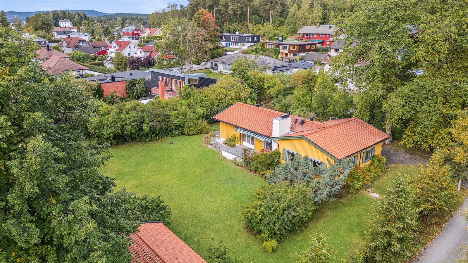 Velkommen til Sagatunvegen 44 - Velholdt enebolig med stor tomt og meget attraktiv beliggenhet. Galleribilde