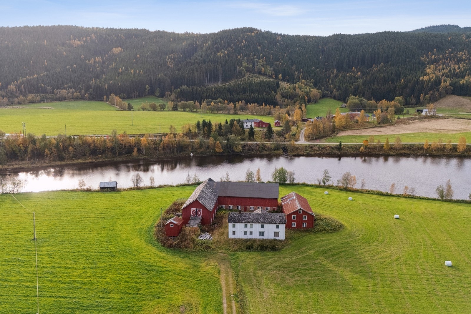 Gårdstun Galleribilde