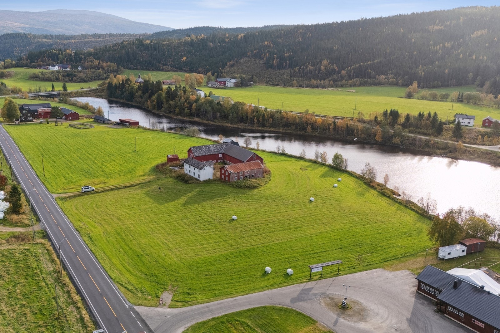 Gårdstun Galleribilde