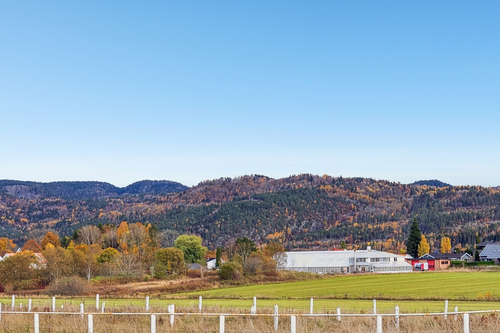 Landlig, men sentral beliggenhet Galleribilde