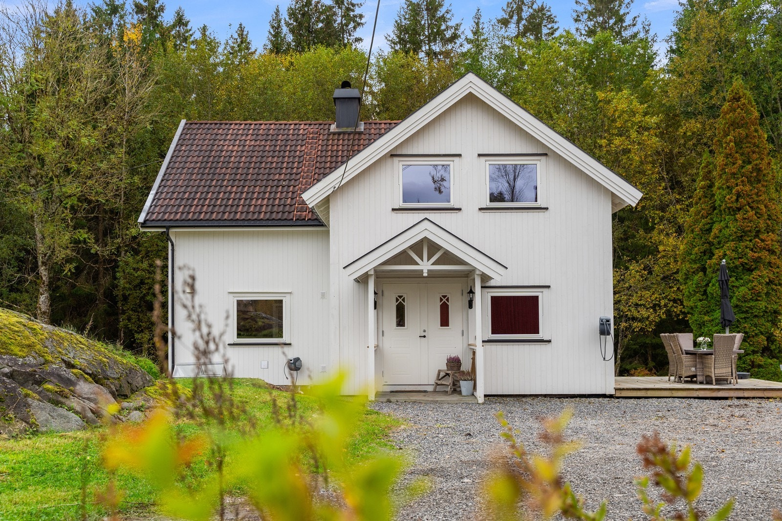 Boligen har fått nytt inngangsparti, bad og entré i 2021 Galleribilde