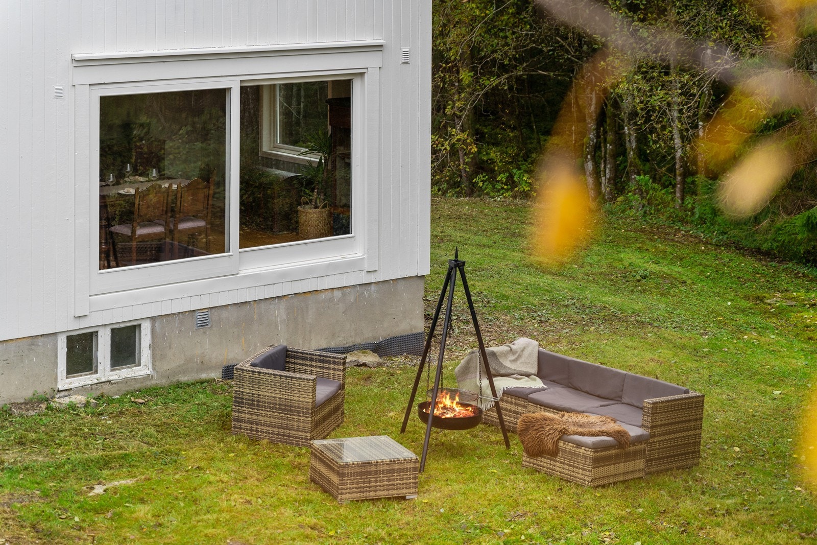 Området utenfor spisestue/penstue er per nå benyttet som grillplass Galleribilde