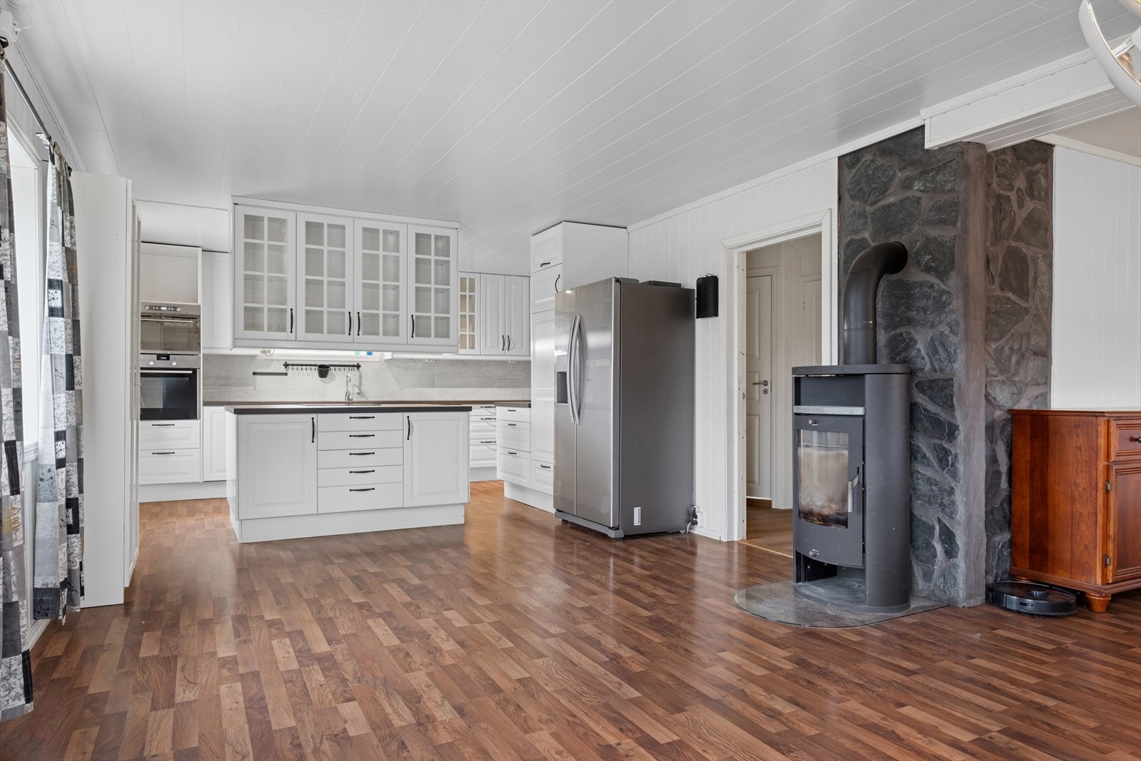 Stue mot kjøkken Galleribilde