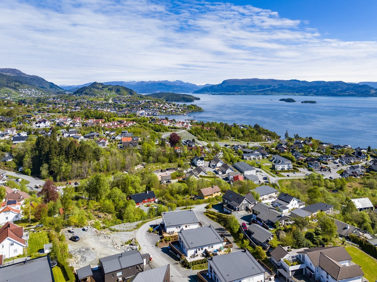 TU på 35% utenom garasje og terrasse - ca 187m² | Vann og avløp i tomtegrense Galleribilde