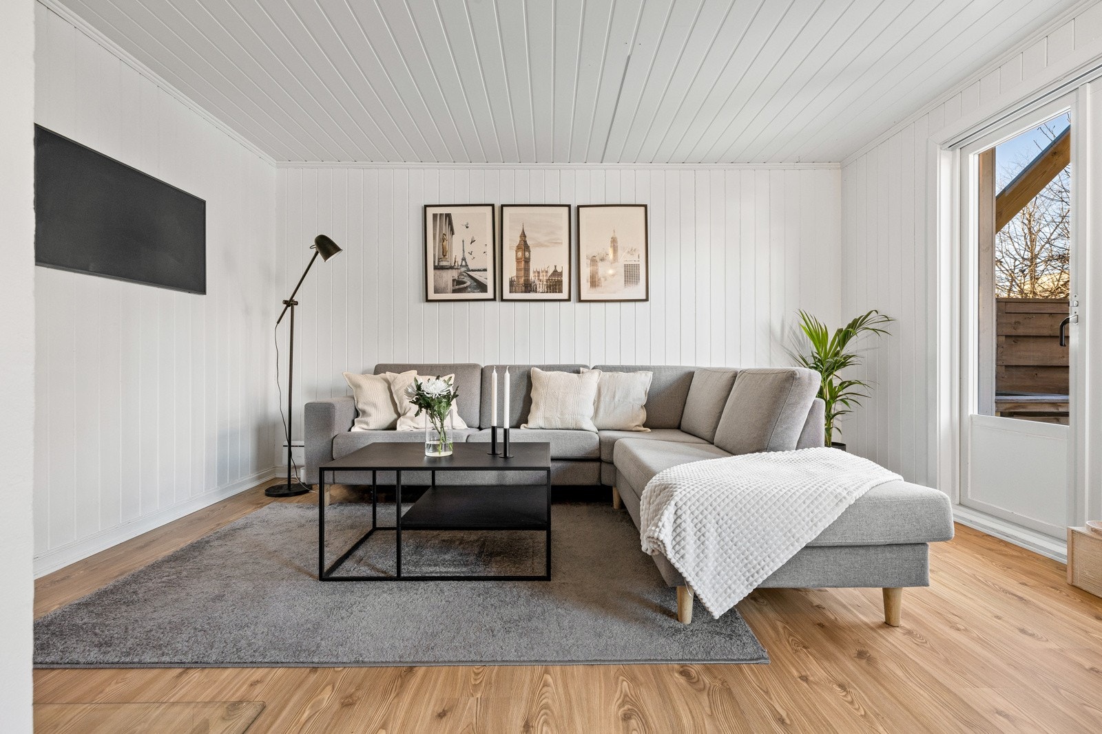 Sosial sone ? her er det plass til både filmkvelder og spillkvelder. Galleribilde