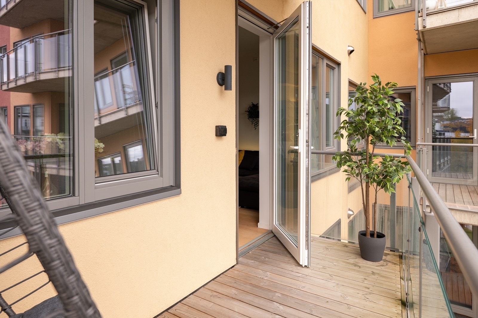 Du får også en balkong på motsatt side av leiligheten. Galleribilde